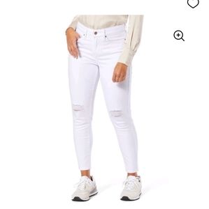 Signature by Levi Strauss white jeans